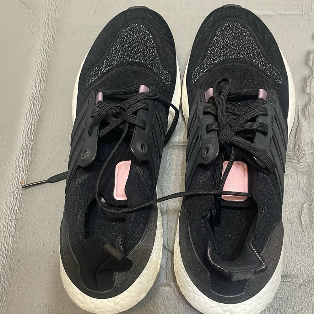Black ultraboost
